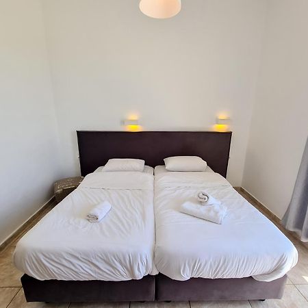 Glyfa Beach Hotel فارثولوميو المظهر الخارجي الصورة